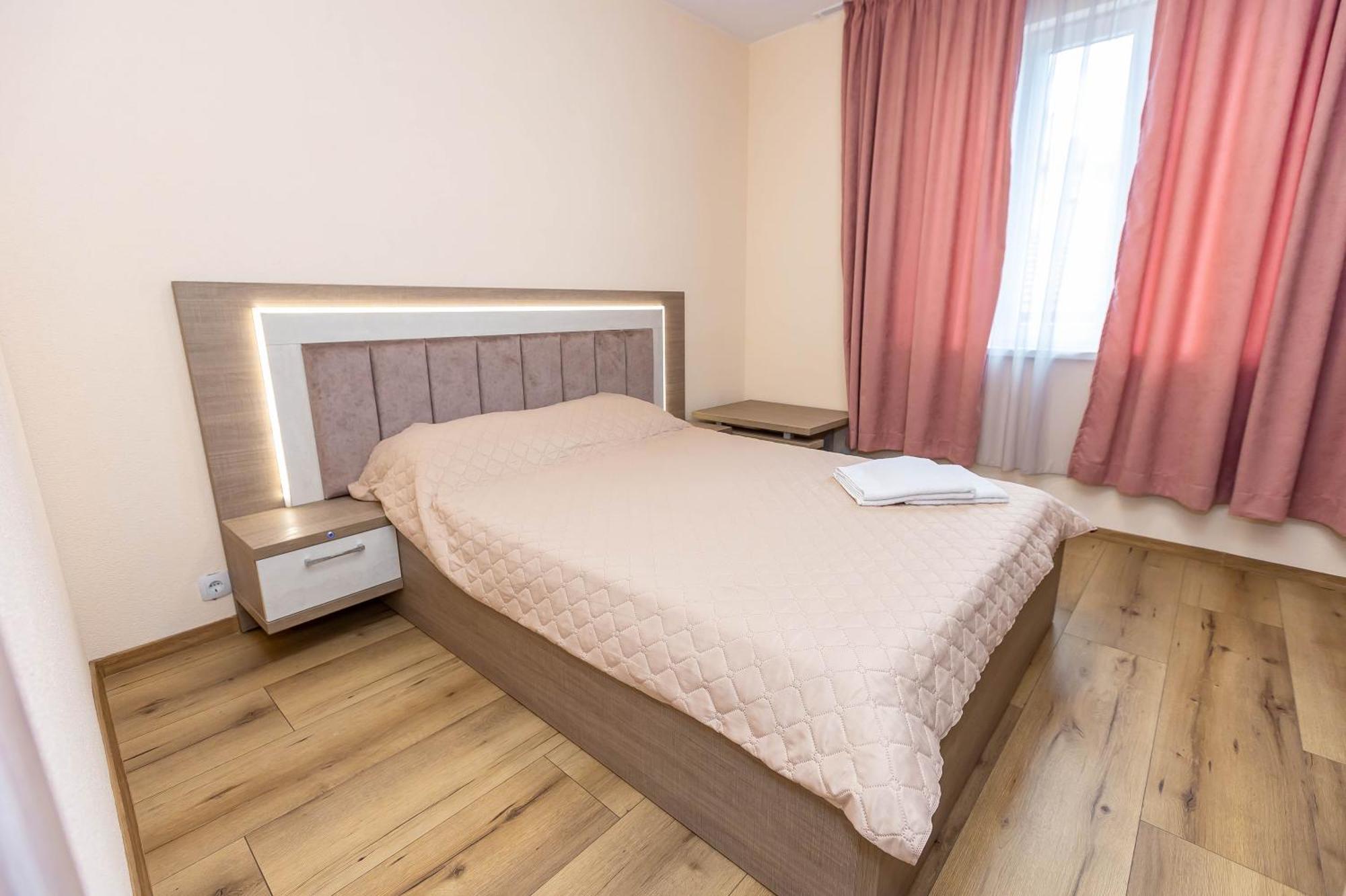 Family Hotel Ambrozia Sandanski Eksteriør billede